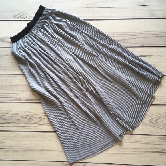 ZARA Pleated Pants - Picture 5 of 7